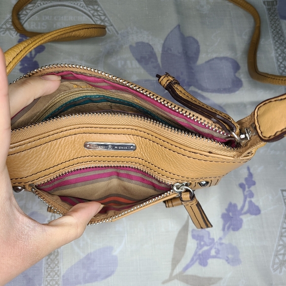 Crossbody - Picture 3 of 6